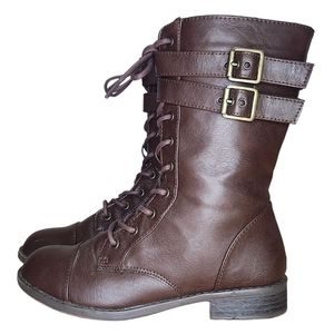 Forever Women’s size 5.5  black combat boots. Zippered sides.